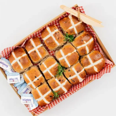 Hot Cross Buns (Dozen)